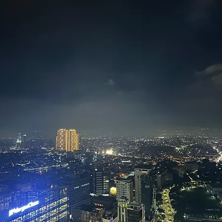 1Bedroom Suitesi3Beds With Balcony City View In Uptown Bgc