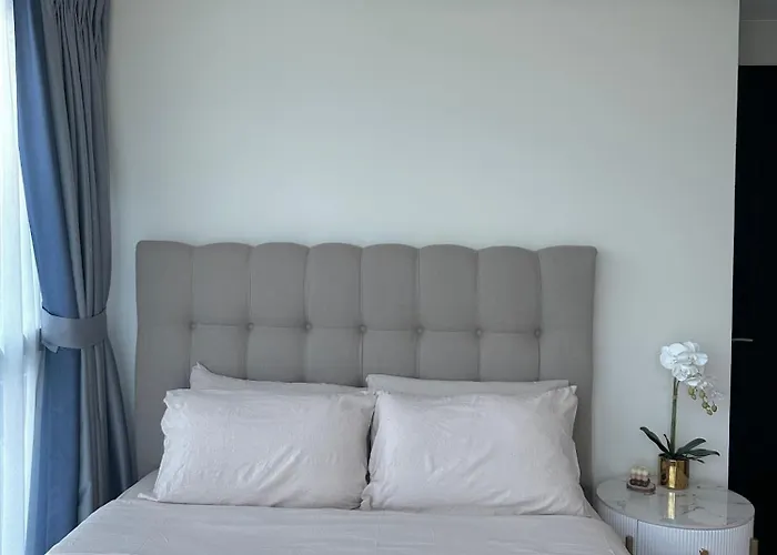 1bedroom Suitesi3beds With Balcony View In Uptown Bgc * Manila