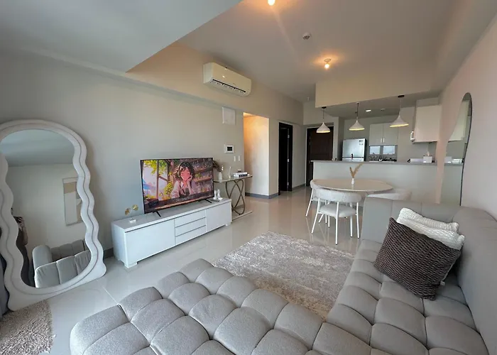 Apartahotel 1bedroom Suitesi3beds With Balcony View In Uptown Bgc Manila