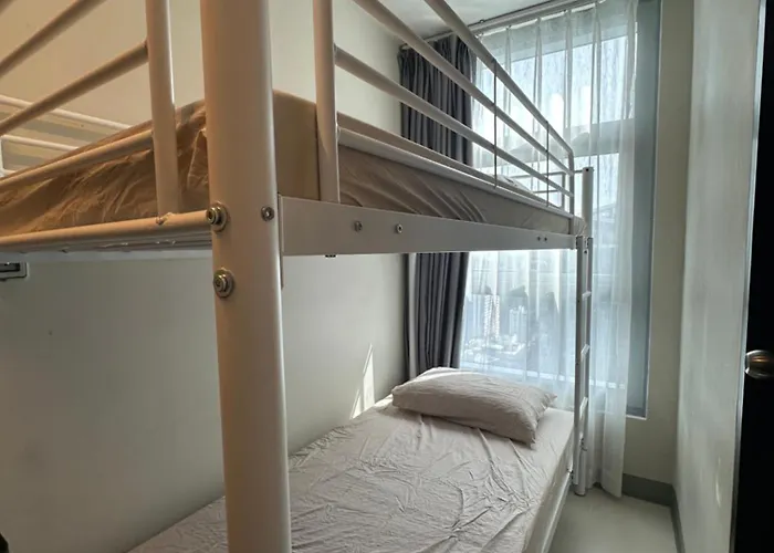 Apartahotel 1bedroom Suitesi3beds With Balcony View In Uptown Bgc