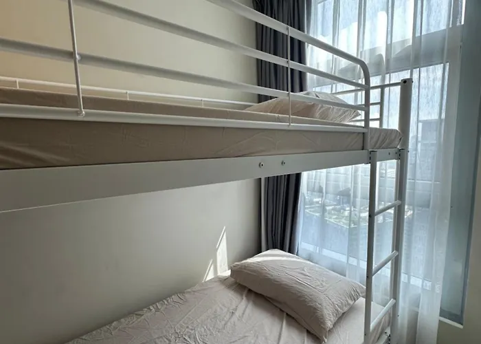 1bedroom Suitesi3beds With Balcony View In Uptown Bgc Apartahotel Manila