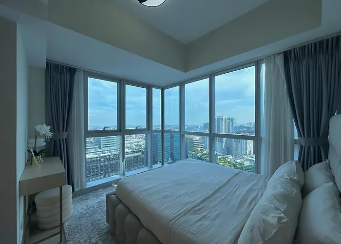 1bedroom Suitesi3beds With Balcony View In Uptown Bgc * Manila