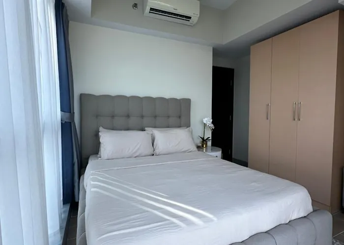 Apartahotel 1bedroom Suitesi3beds With Balcony View In Uptown Bgc