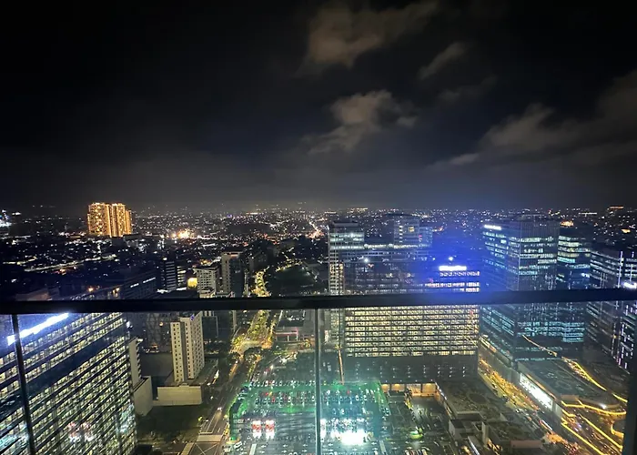 1bedroom Suitesi3beds With Balcony View In Uptown Bgc