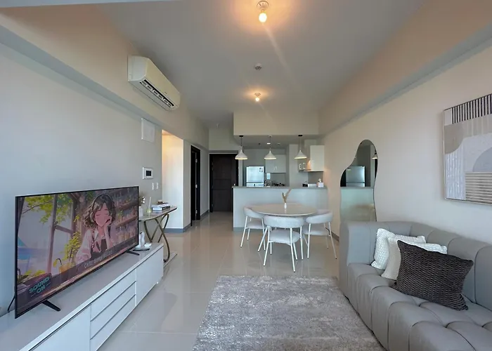 1bedroom Suitesi3beds With Balcony View In Uptown Bgc